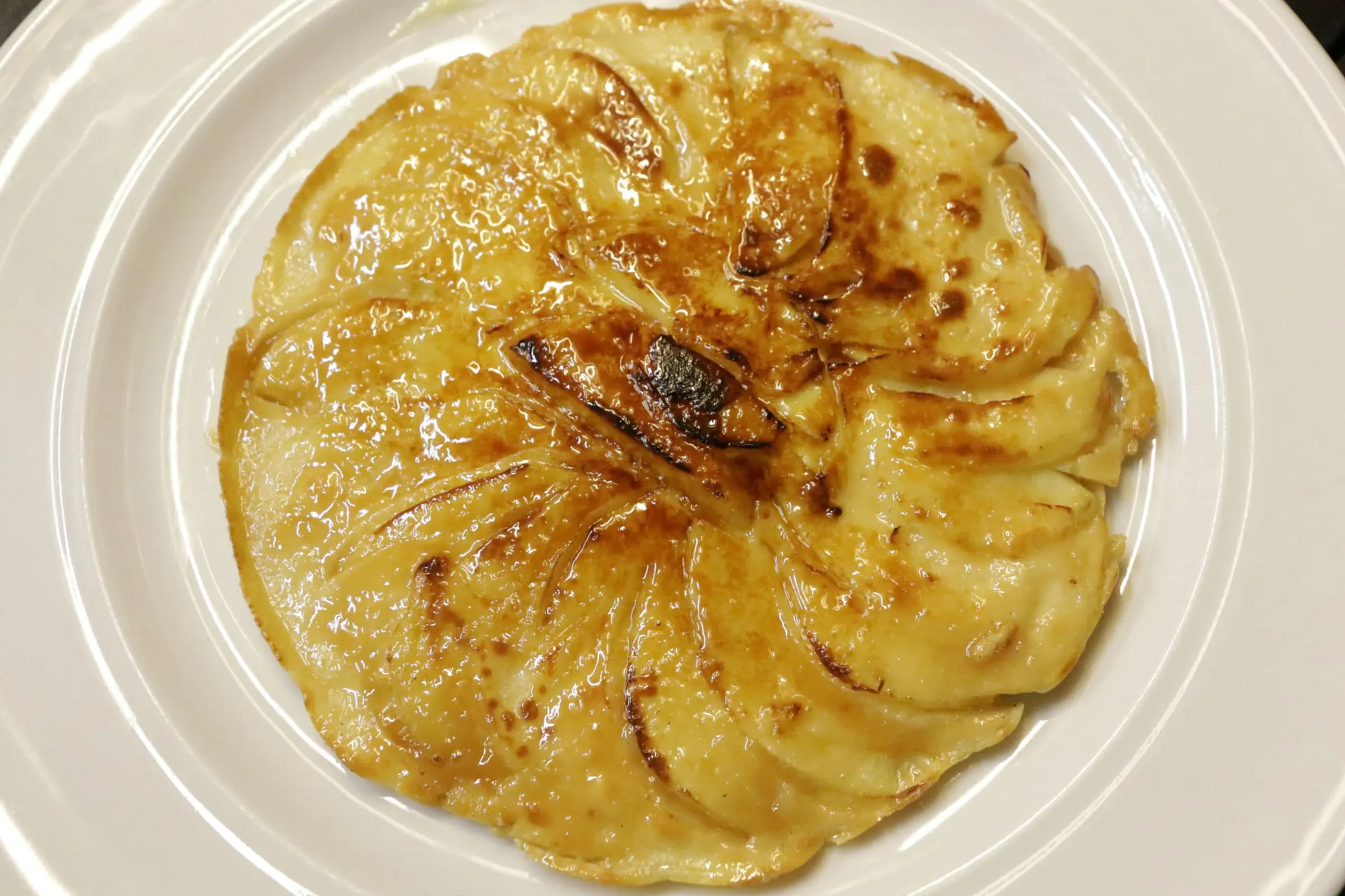 Tarte fine aux pommes caramélisée